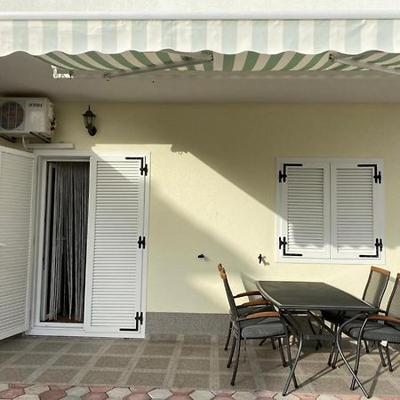 Apartmani Znaor Baska Voda Exterior photo