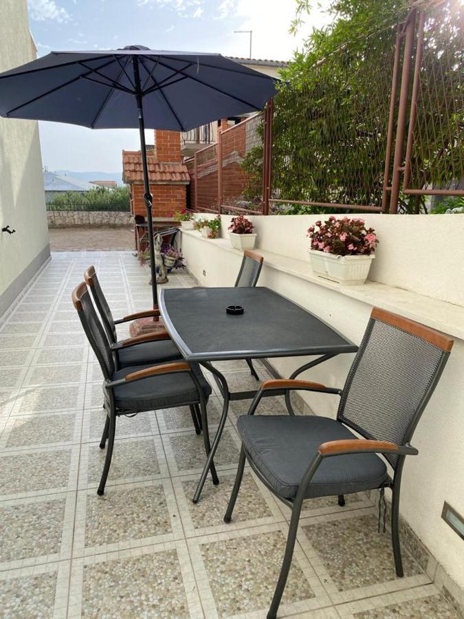 Apartmani Znaor Baska Voda Exterior photo