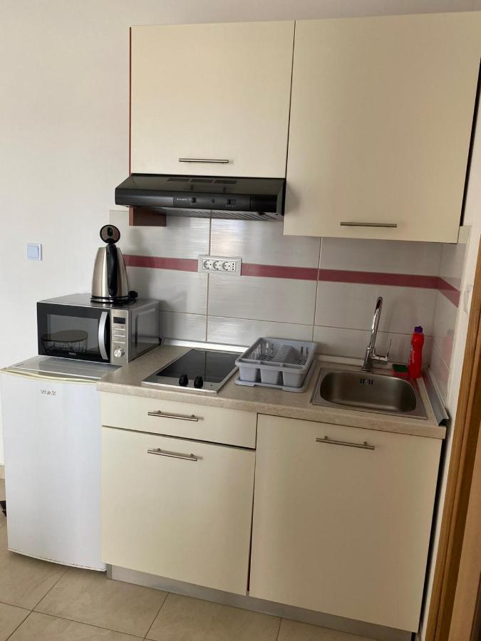 Apartmani Znaor Baska Voda Exterior photo