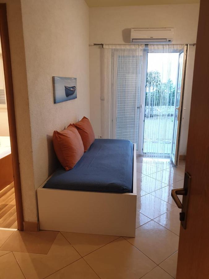 Apartmani Znaor Baska Voda Exterior photo