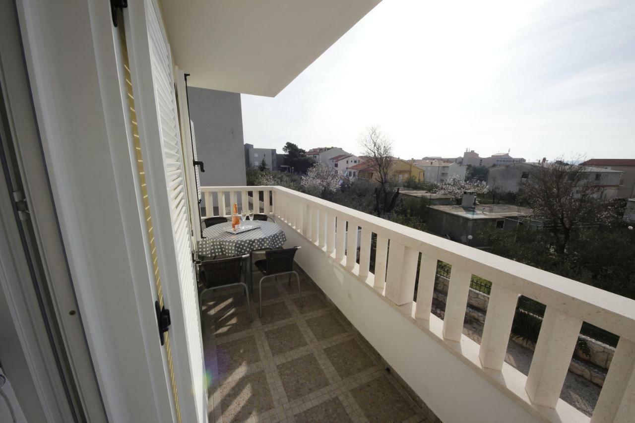 Apartmani Znaor Baska Voda Exterior photo