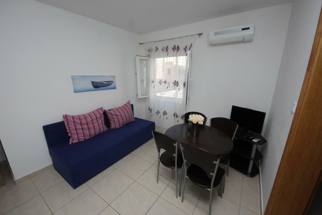 Apartmani Znaor Baska Voda Exterior photo