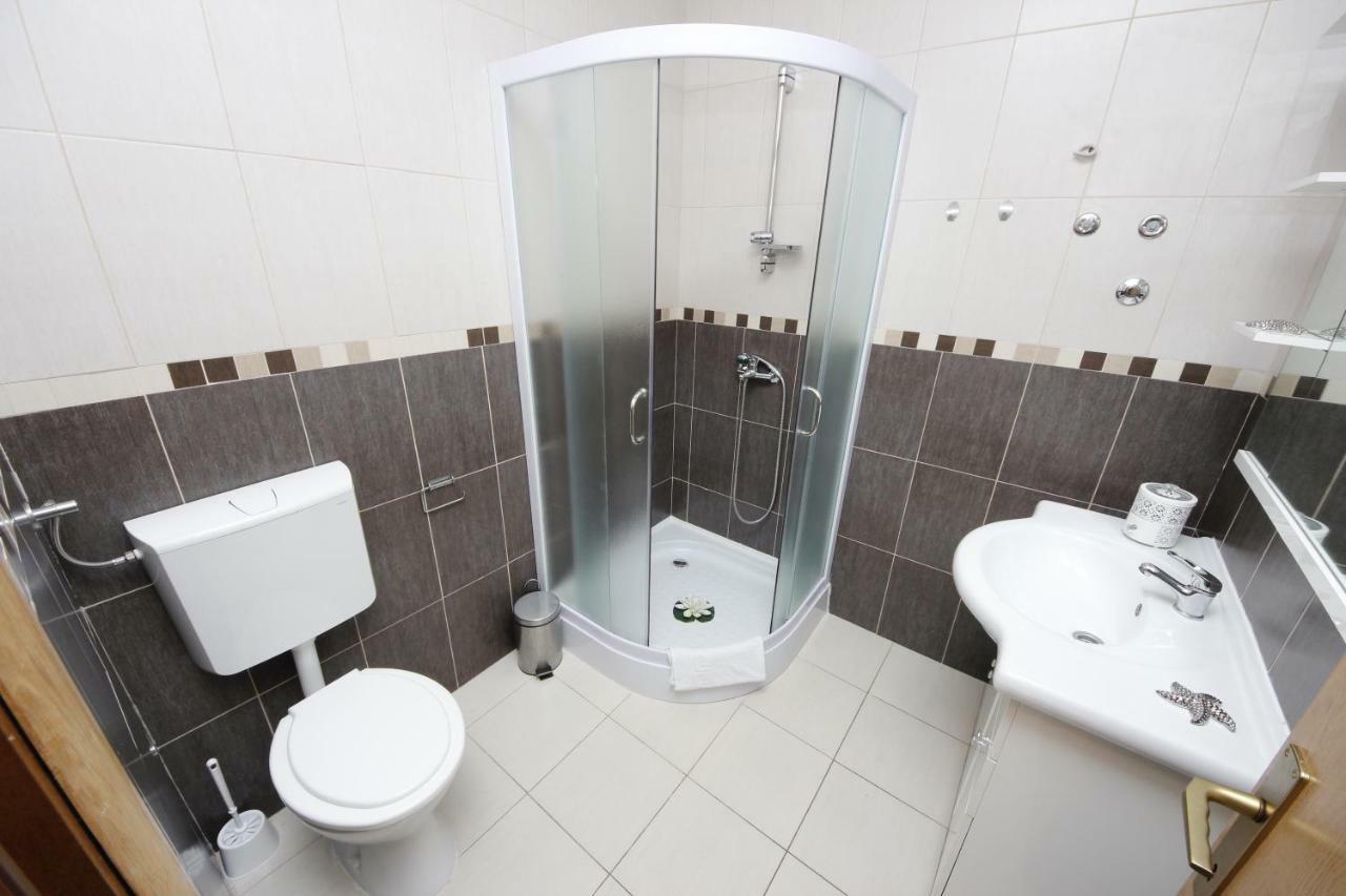 Apartmani Znaor Baska Voda Exterior photo