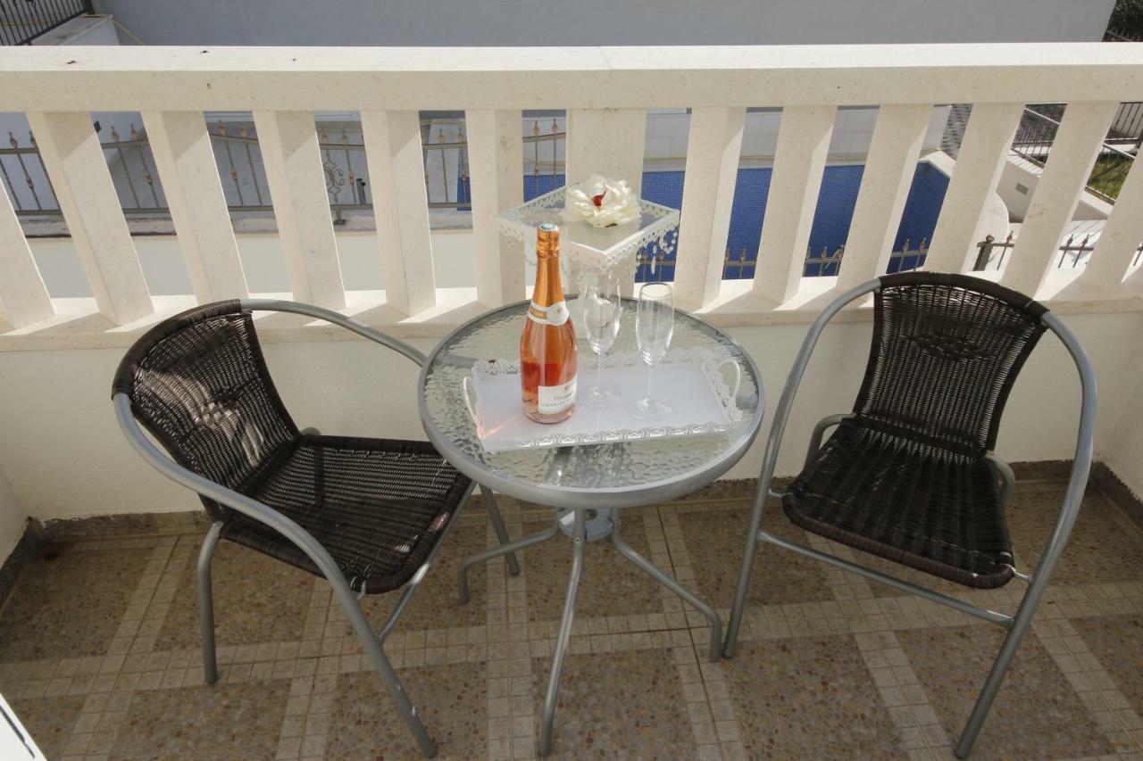 Apartmani Znaor Baska Voda Exterior photo