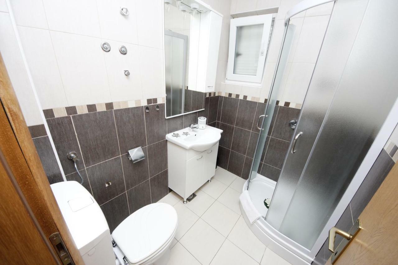 Apartmani Znaor Baska Voda Exterior photo
