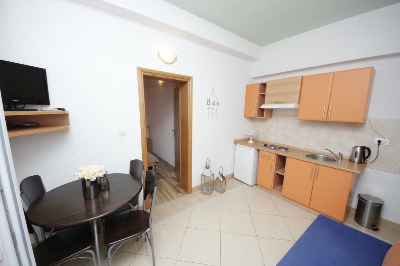 Apartmani Znaor Baska Voda Exterior photo